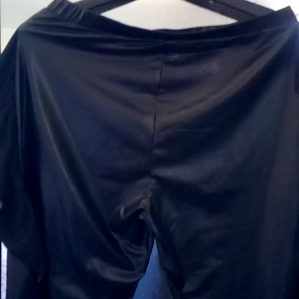Faux leather pants w ruffles